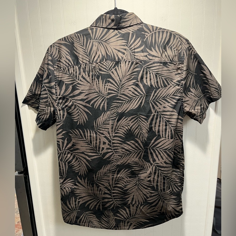 Guess Palm Leaf Short Sleeve Button Down - image 3
